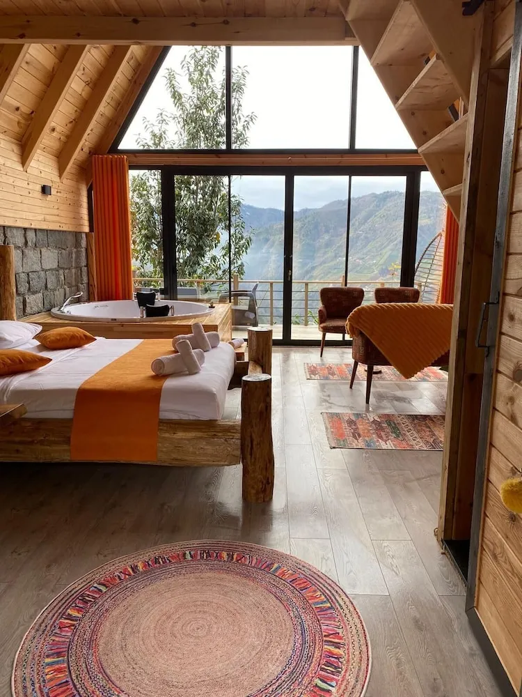 Basic Bungalov, Veranda, Dağ Manzaralı
