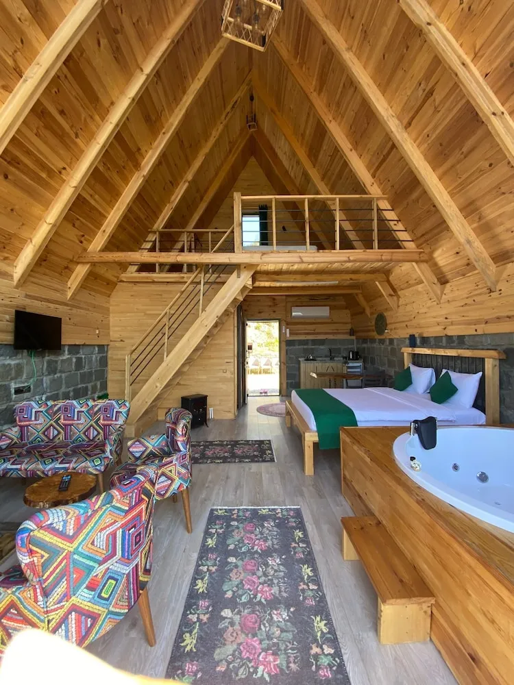 Basic Bungalov, Veranda, Dağ Manzaralı