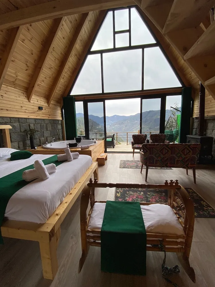 Basic Bungalov, Veranda, Dağ Manzaralı