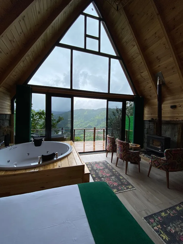 Basic Bungalov, Veranda, Dağ Manzaralı