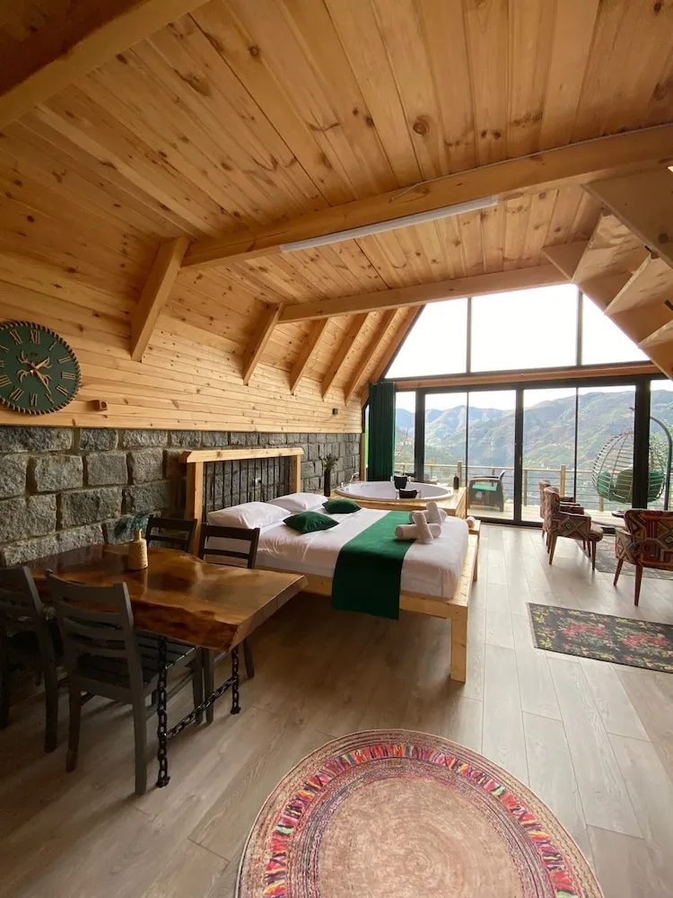 Basic Bungalov, Veranda, Dağ Manzaralı