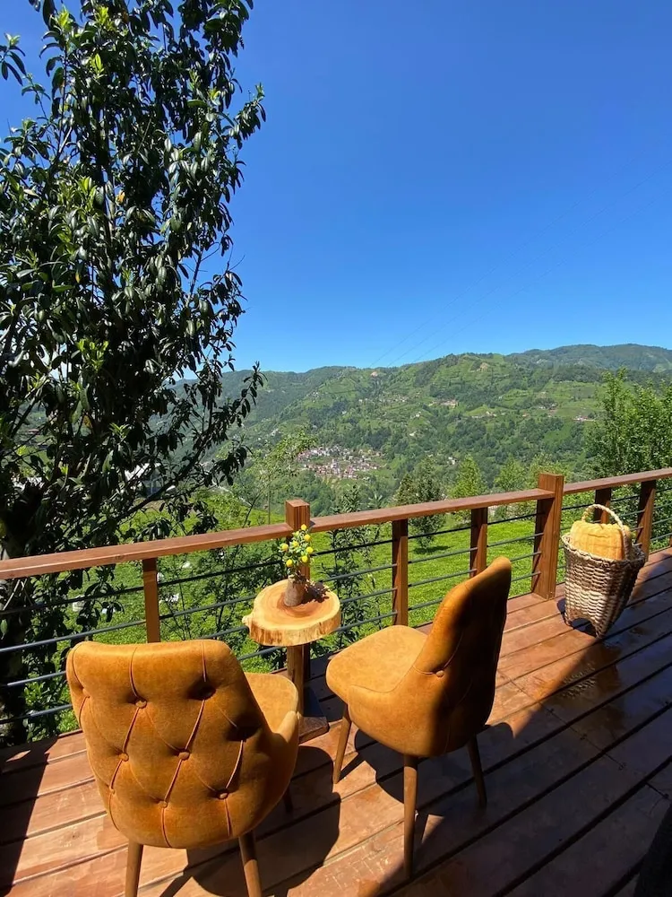 Basic Bungalov, Veranda, Dağ Manzaralı