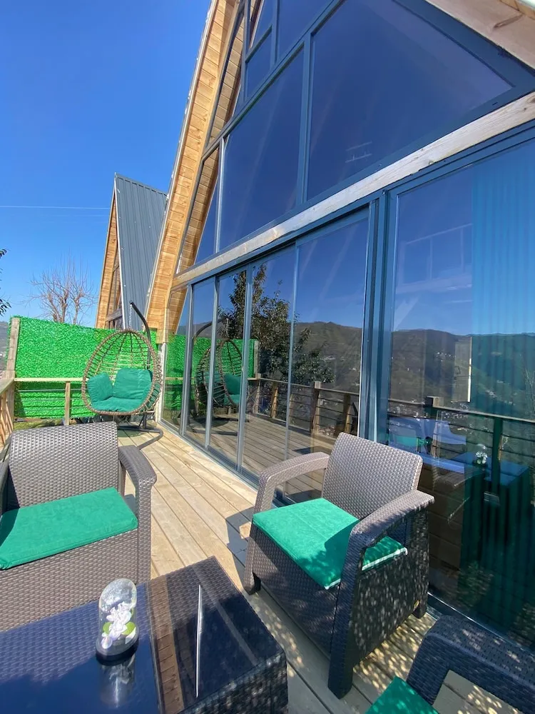 Basic Bungalov, Veranda, Dağ Manzaralı