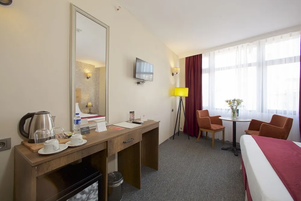 Standard Tek Büyük Yataklı Oda