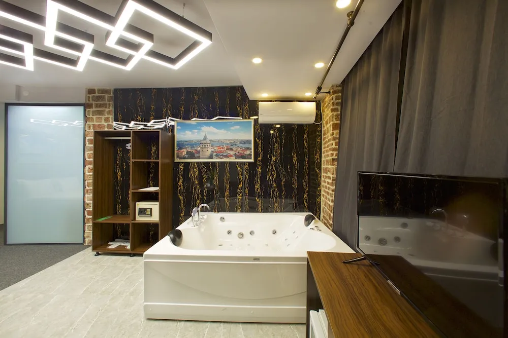 Deluxe Oda, Sıcak Su Küveti