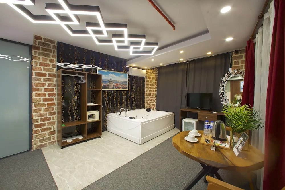 Deluxe Oda, Sıcak Su Küveti