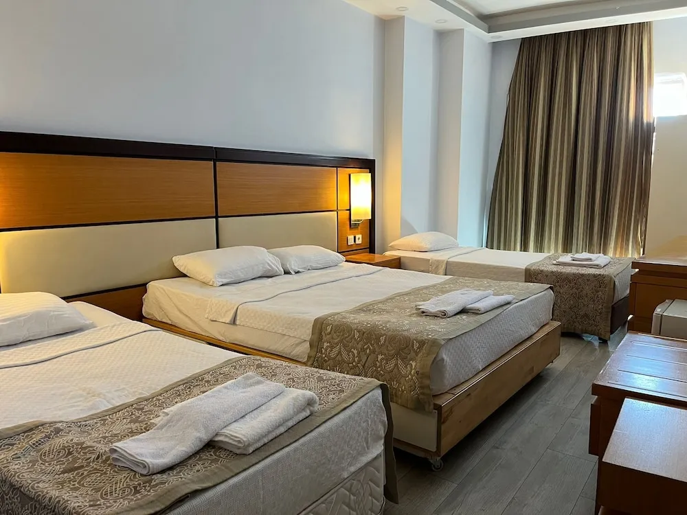 Classic Üç Kişilik Oda, Veranda, Şehir Manzaralı