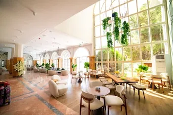Rose Garden Premium Hotel