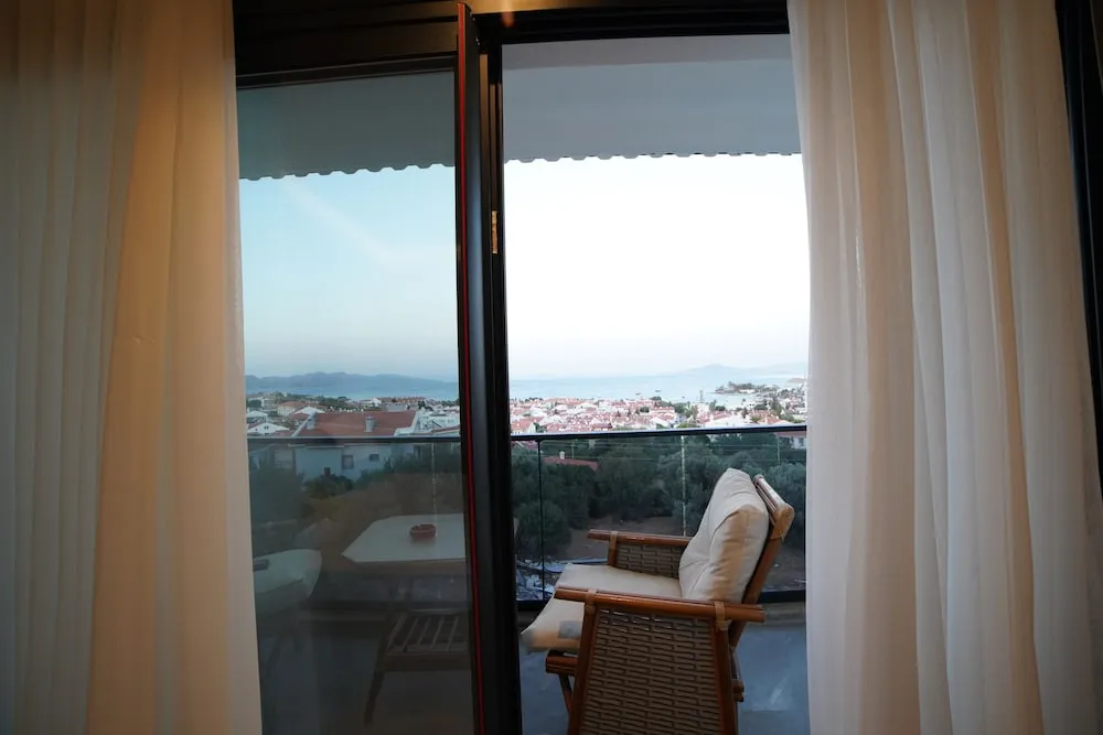 Deluxe Oda, Balkon, Deniz Manzaralı