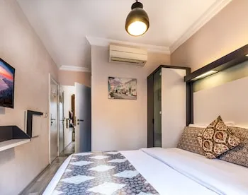 Platine Hotels & Suites