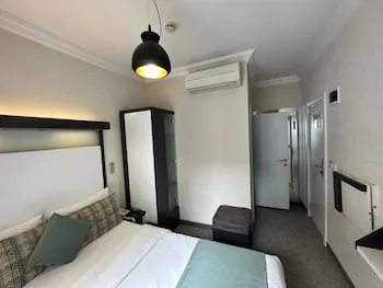 Platine Hotels & Suites