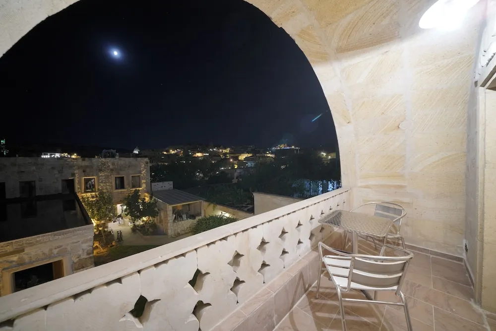 Tek Büyük Yataklı Oda, Balkon