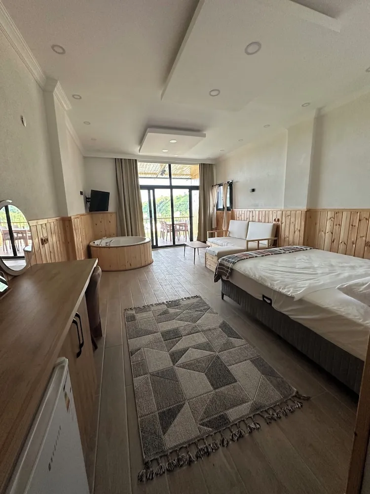 Luxury Tek Büyük Yataklı Oda