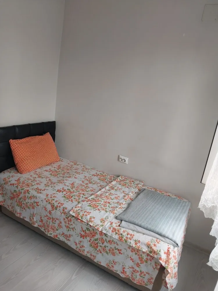 Basic Tek Kişilik Oda, 1 Yatak Odası, Ortak Banyo, Şehir Manzaralı