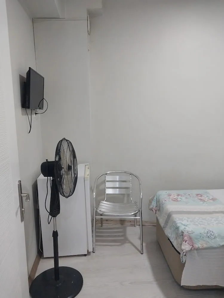 Basic Tek Kişilik Oda, 1 Yatak Odası, Ortak Banyo, Şehir Manzaralı