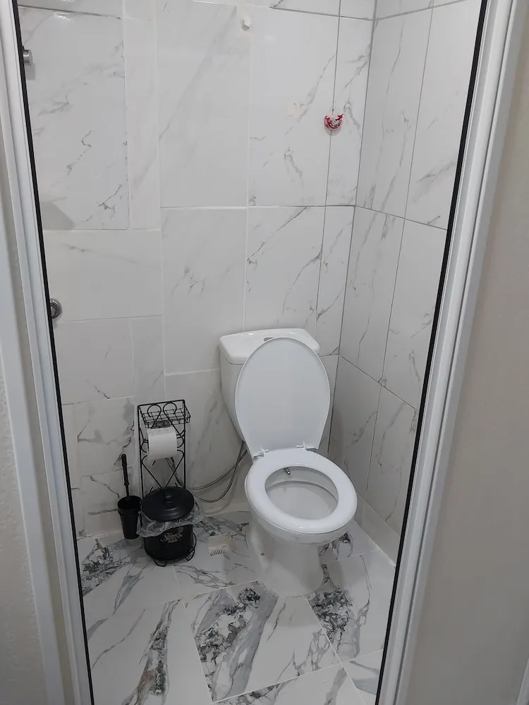 Basic Apart Daire, 1 En Büyük (King) Boy Yatak, Sigara İçilebilir, Köşe