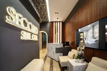 Second Suit Otel