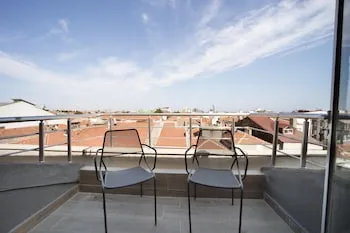 Second Suit Otel