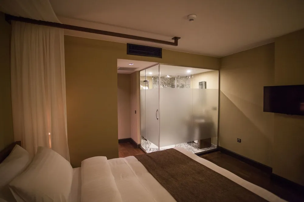 Deluxe Tek Büyük Yataklı Oda