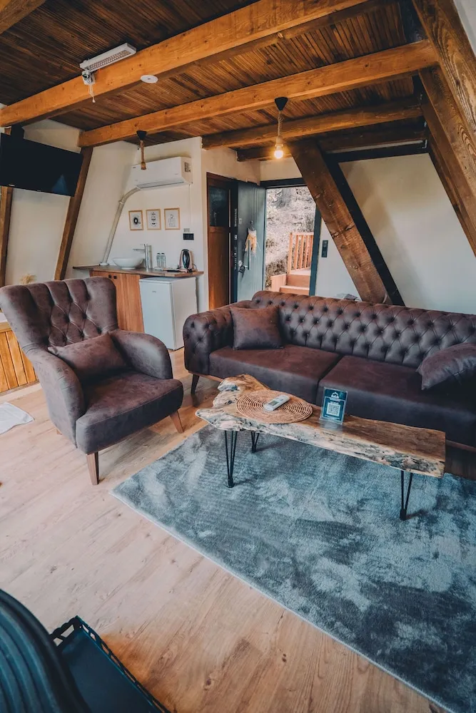 Premium Bungalov, 1 En Büyük (King) Boy Yatak ve Çekyat