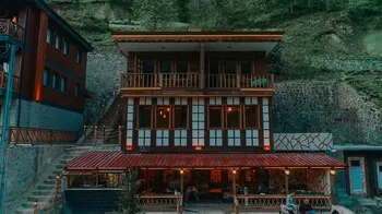River Deluxe Boutique