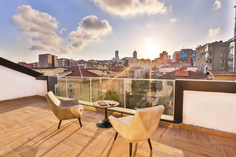 Executive Oda, Balkon