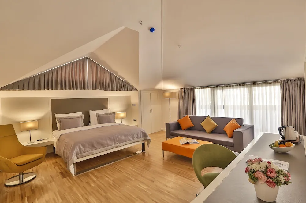 Executive Oda, Balkon