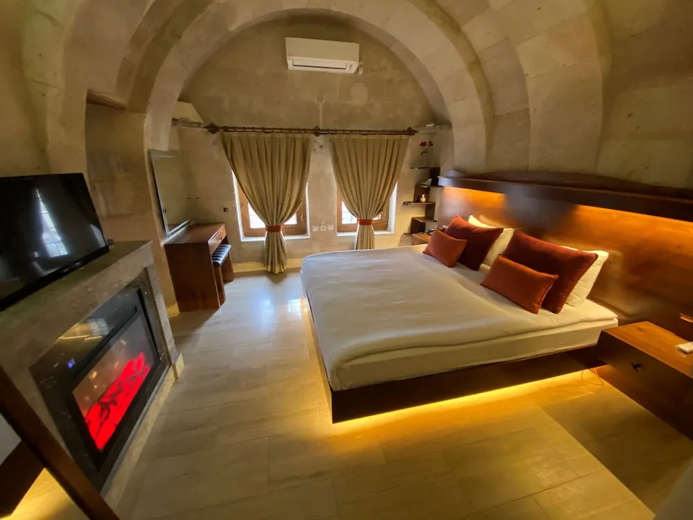 Stone Suite with Jacuzzi