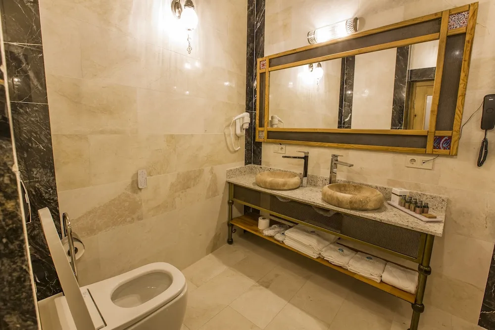 Deluxe Twin Room, 1 Bedroom, Courtyard View, Non Smoking, Ground Floor