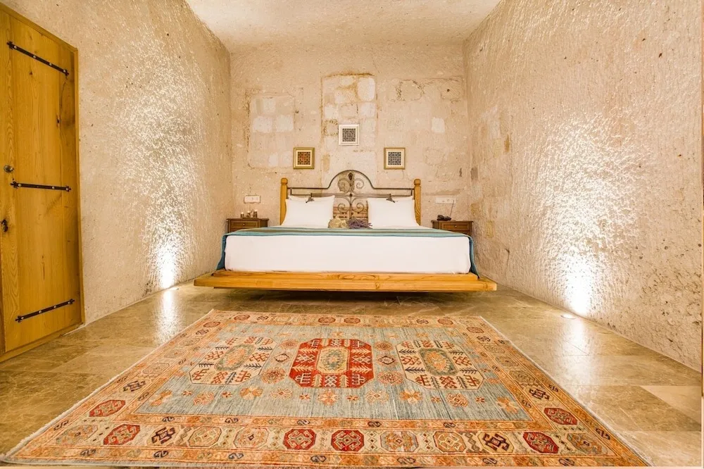 Imperial Suit, Non Smoking