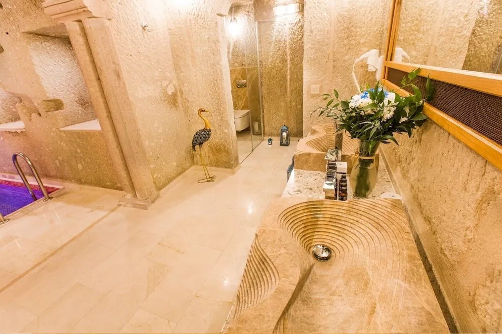 Imperial Suit, Non Smoking