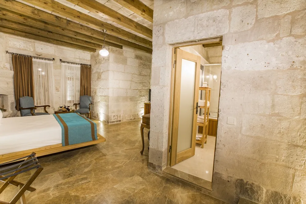 Deluxe Tek Büyük Yataklı Oda, 1 Çift Kişilik Yatak, Sigara İçilmez, Avlu Manzaralı