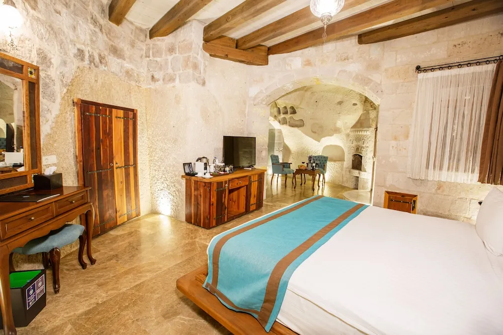 Deluxe Tek Büyük Yataklı Oda, 1 Çift Kişilik Yatak, Sigara İçilmez, Avlu Manzaralı