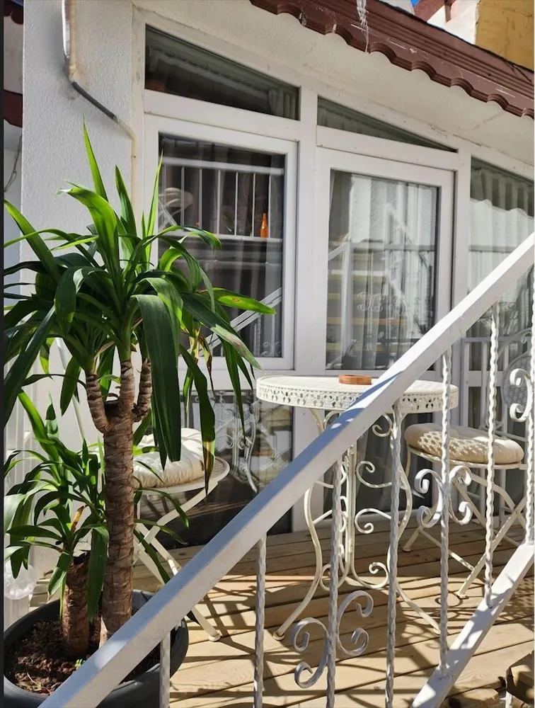 Standart Oda Balkonlu - Bahçe Manzarali (Terevintos)