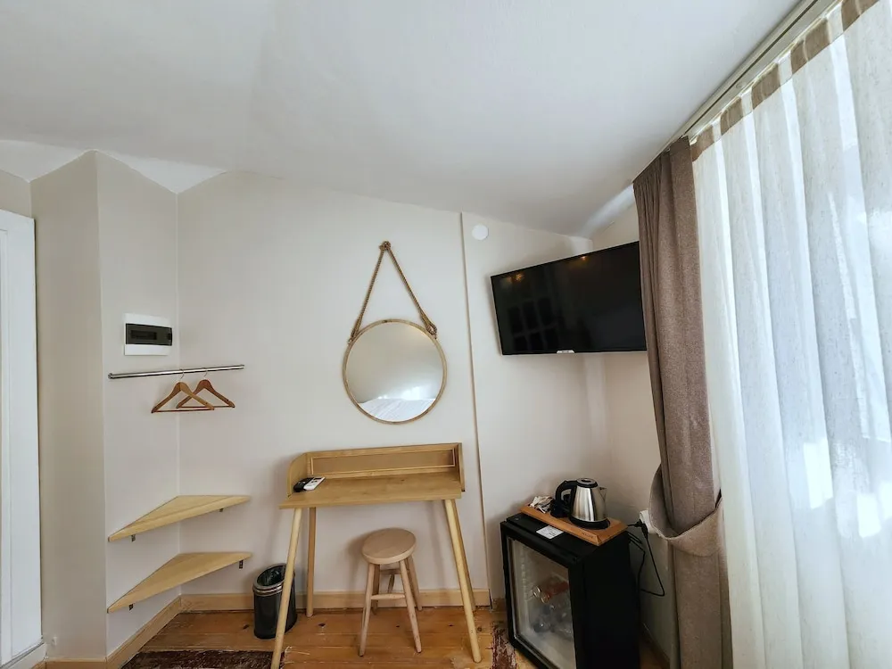 Standart Oda Terasli- Bahçe Manzarali (Prokonisos)