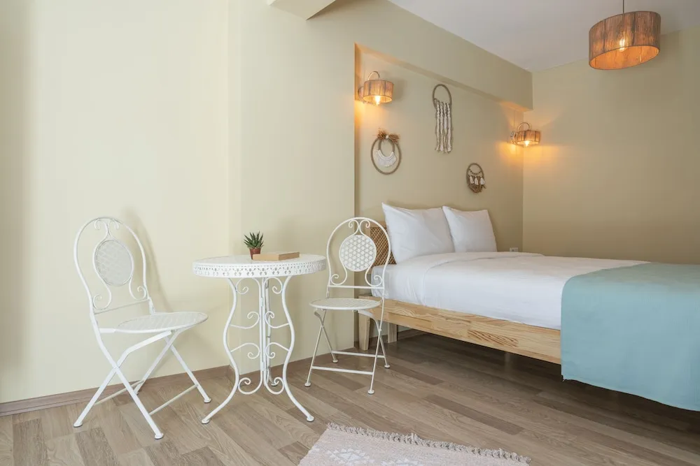 Deluxe Oda Balkonlu-Bahçe Manzarali(Halki)