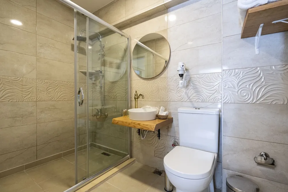 Deluxe Oda Balkonlu-Bahçe Manzarali(Halki)
