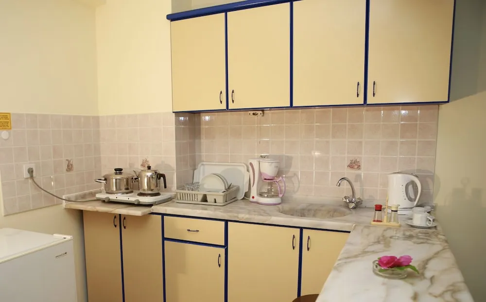 Tek Büyük Yataklı Oda, Ek Bina