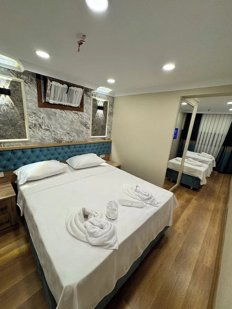 Standard Tek Büyük Yataklı Oda