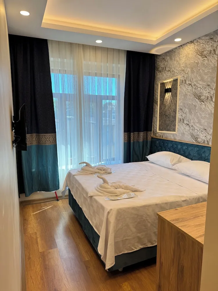 Standard Tek Büyük veya İki Ayrı Yataklı Oda