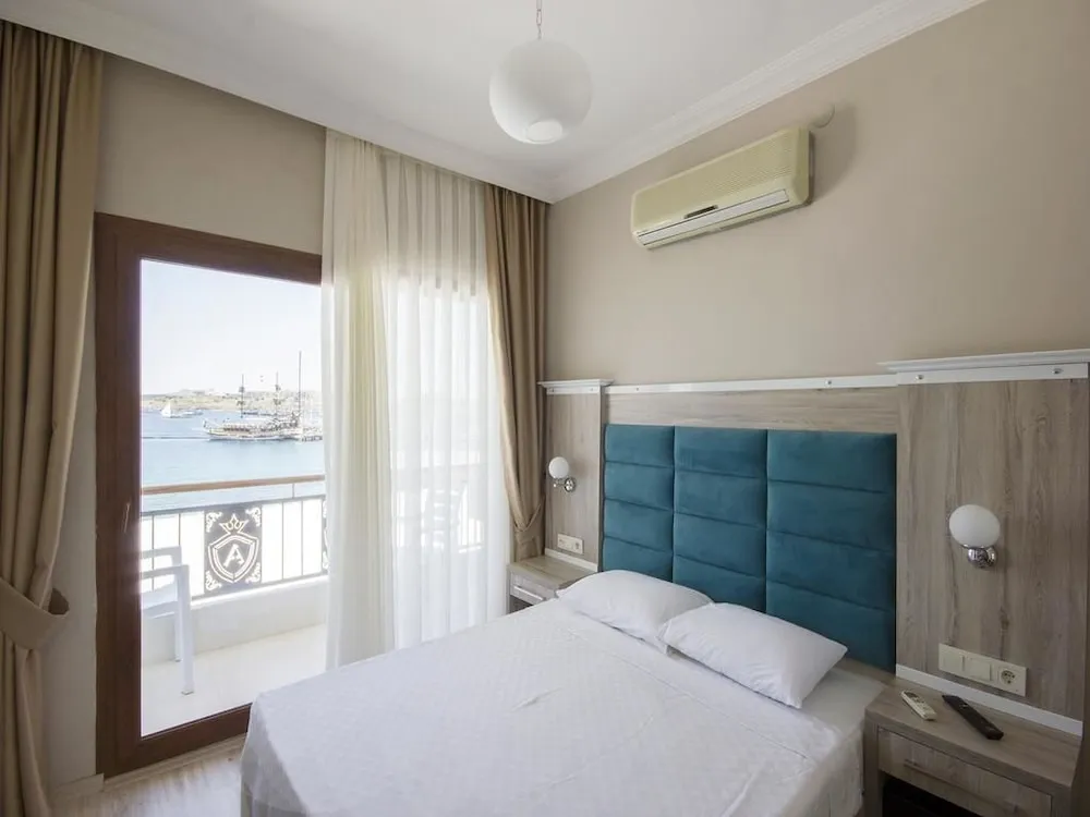Deluxe Tek Büyük Yataklı Oda, Deniz Manzaralı