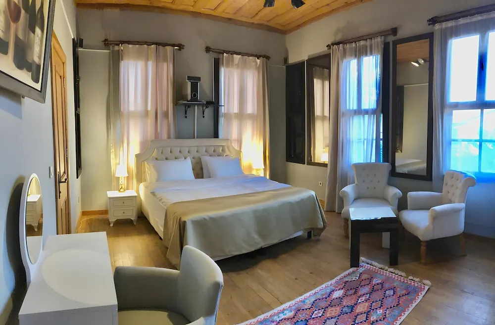 Romantic Tek Büyük Yataklı Oda