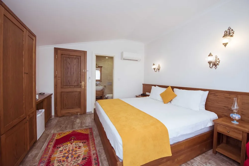 Deluxe Room with Spa  Bath