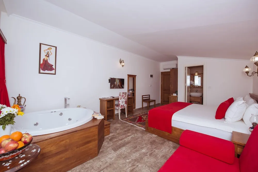 Deluxe Room with Spa  Bath