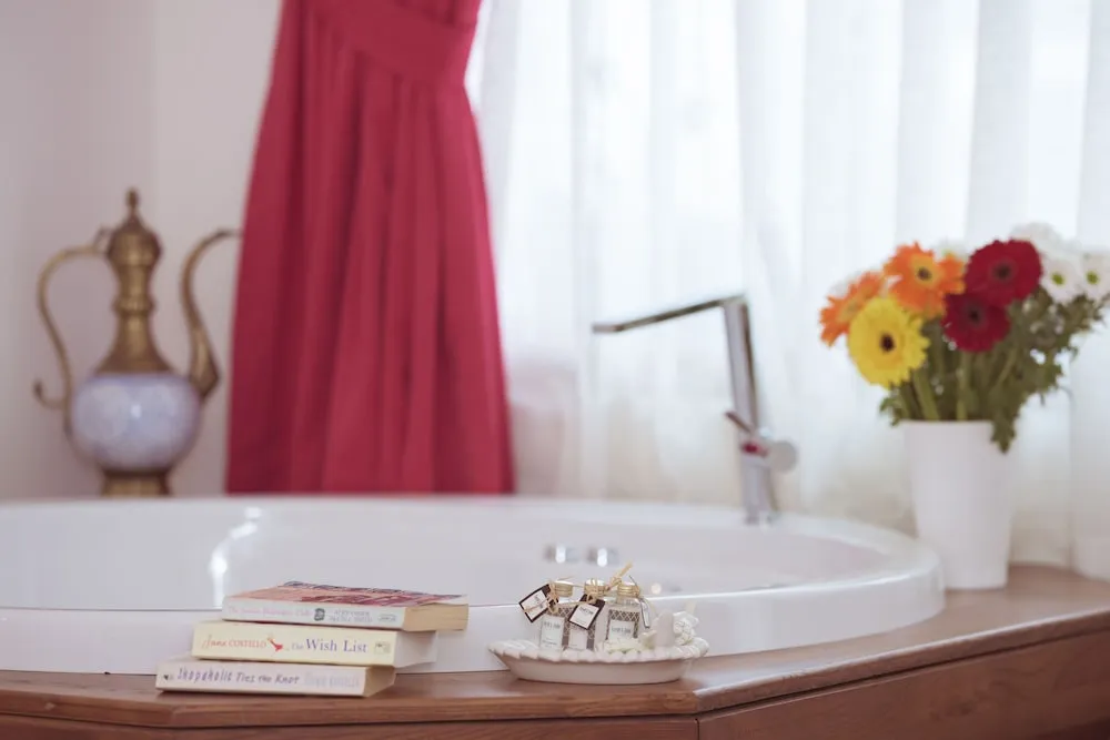 Deluxe Room with Spa  Bath