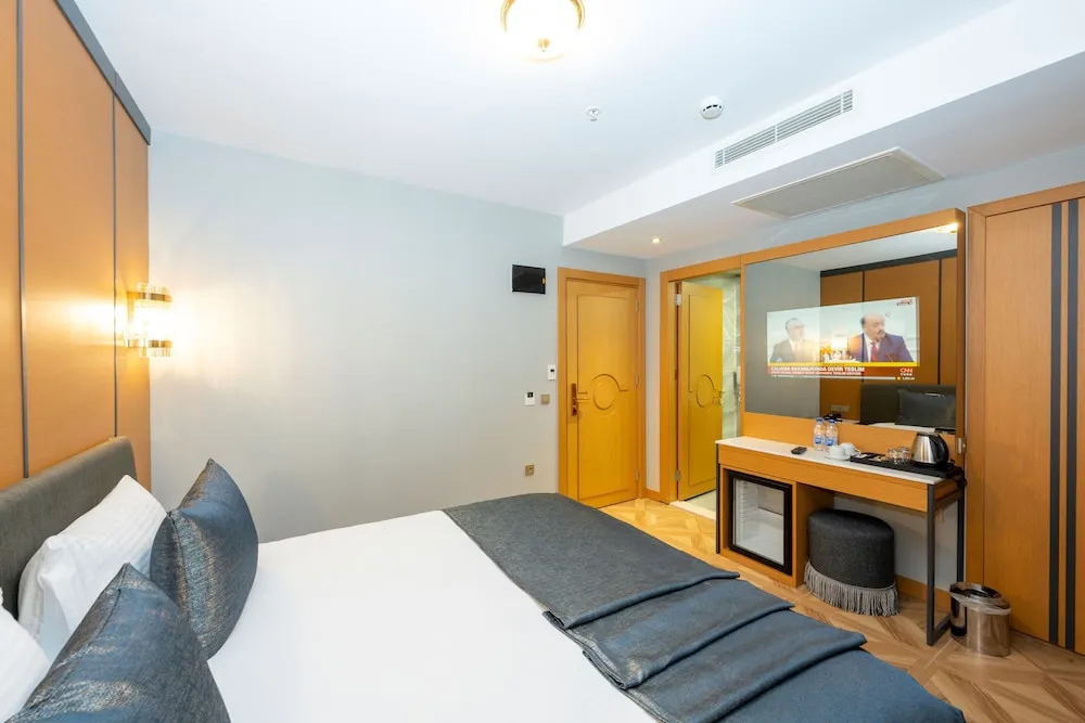 Luxury Tek Büyük veya İki Ayrı Yataklı Oda, Balkon/Veranda, Avlu Manzaralı