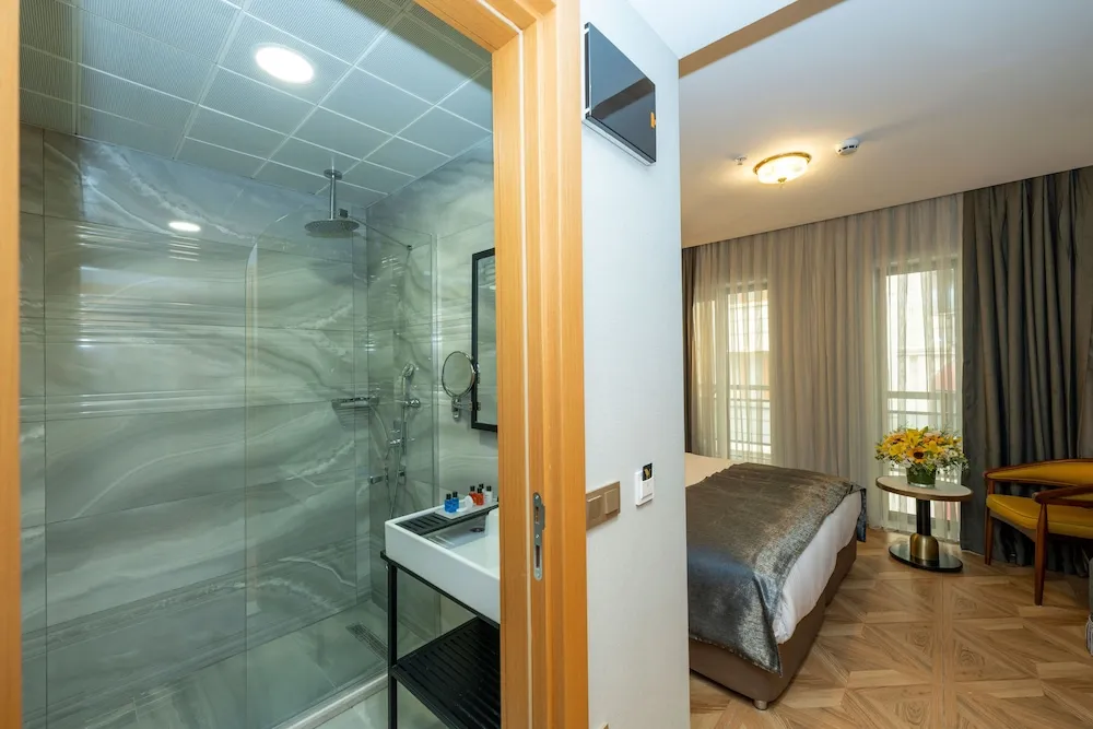 Luxury Tek Büyük veya İki Ayrı Yataklı Oda, Balkon