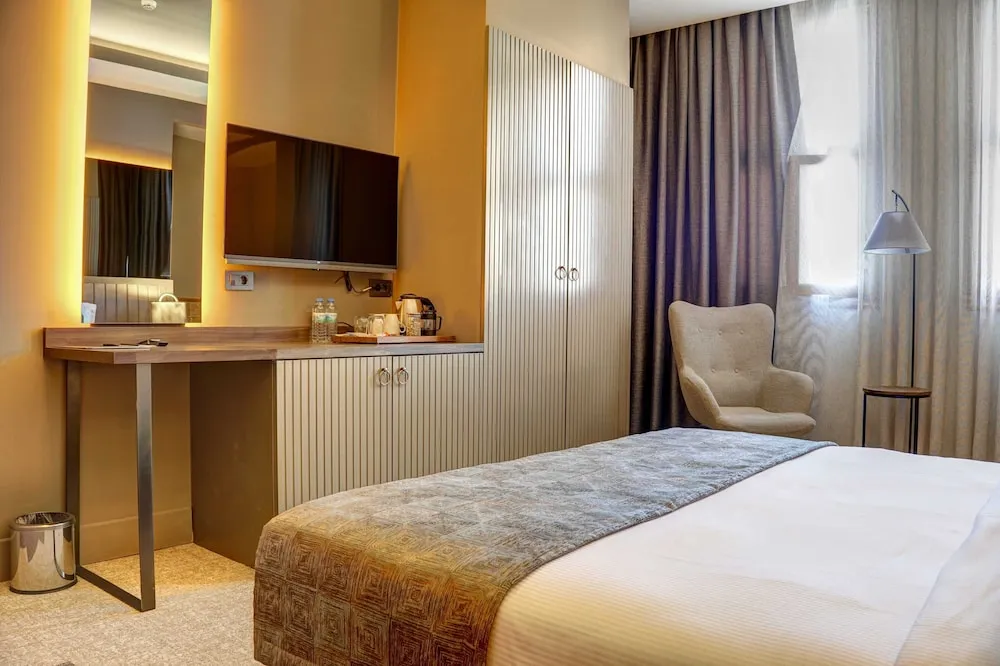 Deluxe Tek Büyük Yataklı Oda