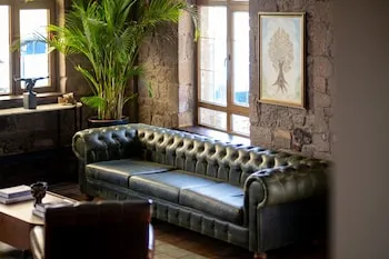 Assos Troy Port Hotel