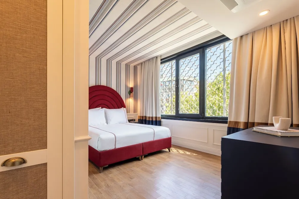 Corner Sea View Room
